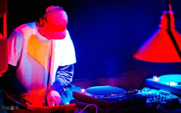 DJ On The Floor 11صHOUSEͼƬ 90589